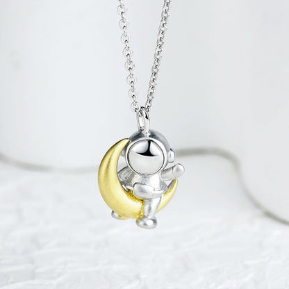 Astronaut & Moon Necklace – Unique & Elegant Sterling Silver Clavicle Chain